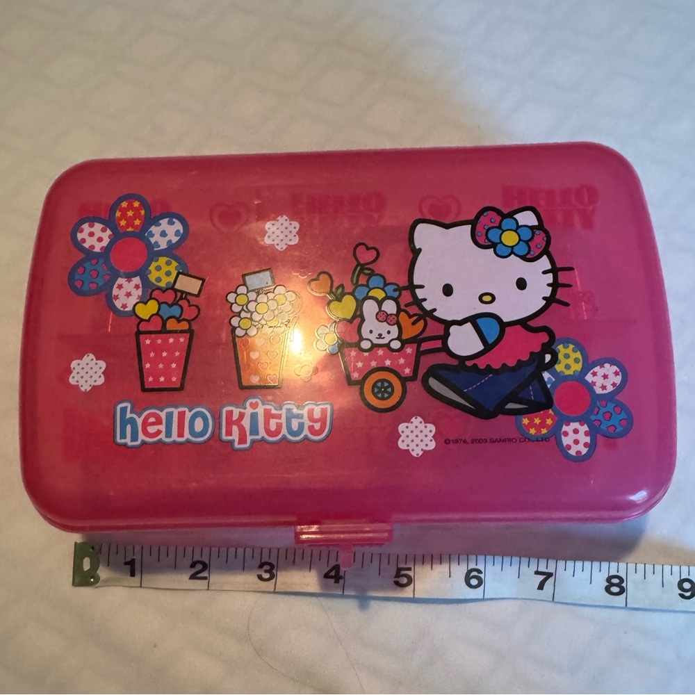 Vintage Hello Kitty organizer
